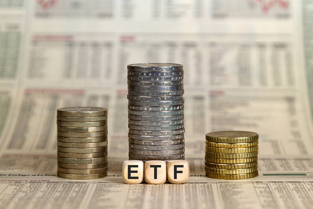 Digital Gold vs ETFs: Where Should You Park Your Wealth in 2025