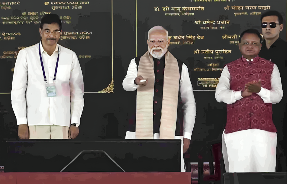 PM Modi Inaugurates Rs 60,000 Crore Projects in Odisha and Flags Off Amrit Bharat Express